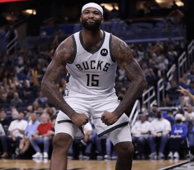 L'ex centro numero 1 del campionato annuncia la fine della sua carriera NBA